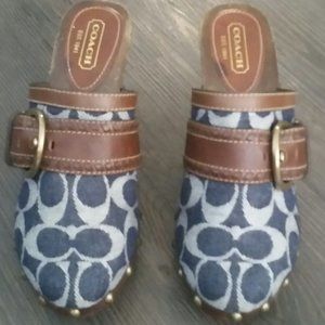 Signature Coach clogger Shoes sz6.5